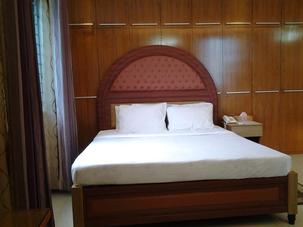 Hotel Afford Inn Dhaka Exteriör bild
